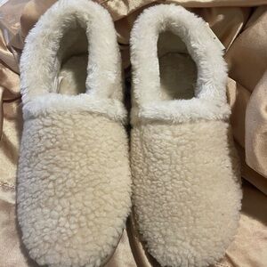 Minnetonka Sherpa Slippers